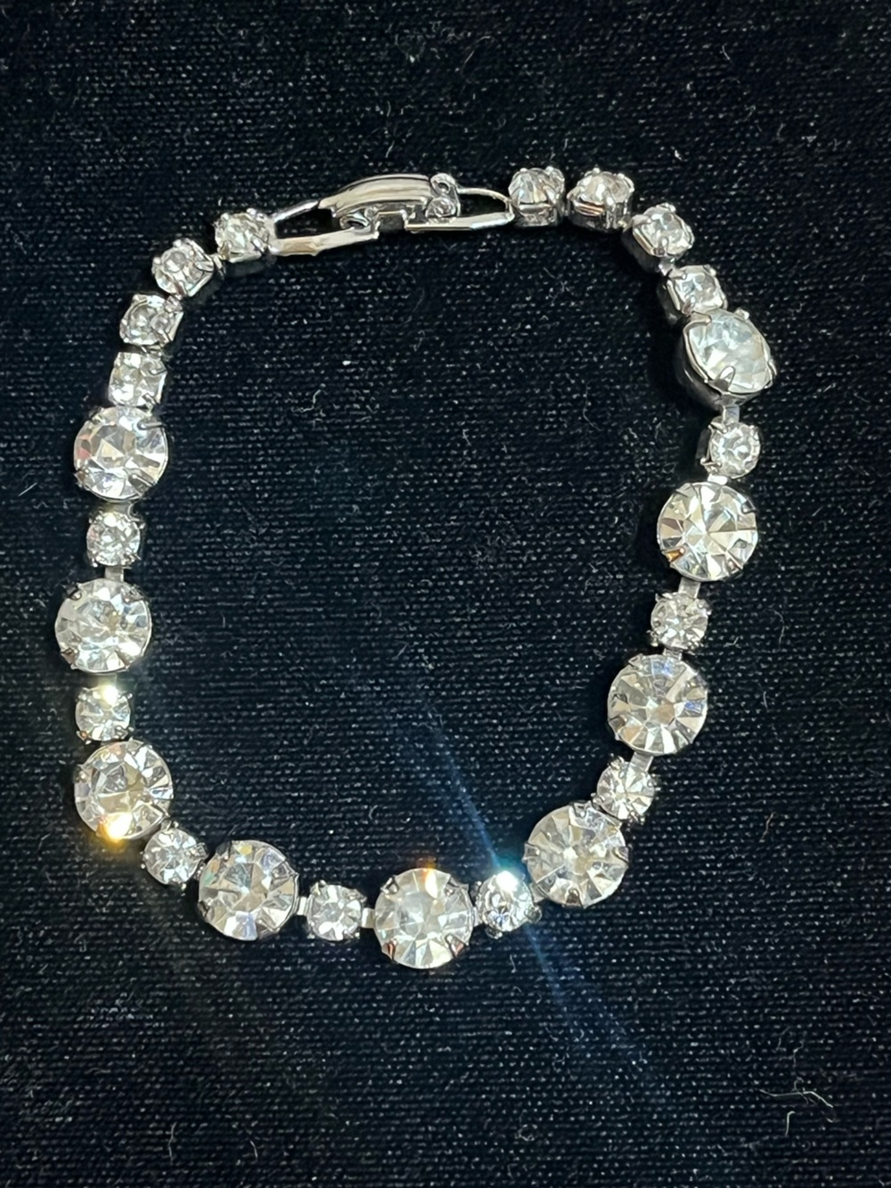 Vintage Weiss Clear Rhinestones Bracelet